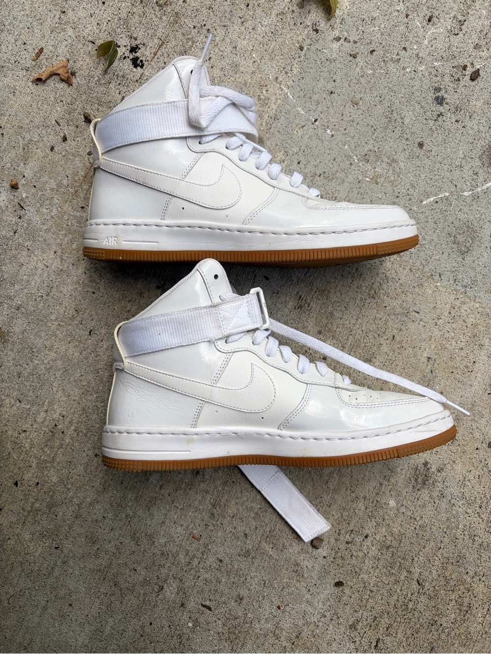 Nike woman’s White High-Top Sneakers with Gum Outsole